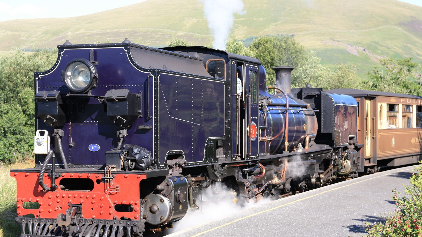 Visit Snowdonia and see it by train